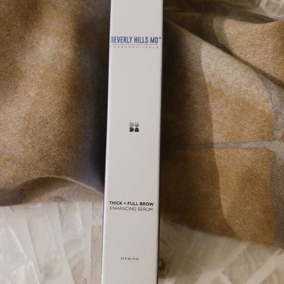Beverly Hills MD Thick and Full Brow Enhancing Serum - Picture 5 of 10